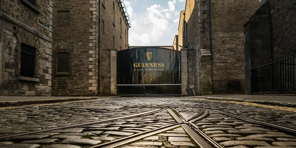 Magnificent Dublin Penthouse With Waterside Views Apartment